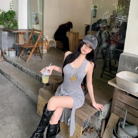 BY25249# 时尚设计感辣妹无袖背心女夏季排扣新品小众假两件上衣 服裝批發女裝批發服飾貨源