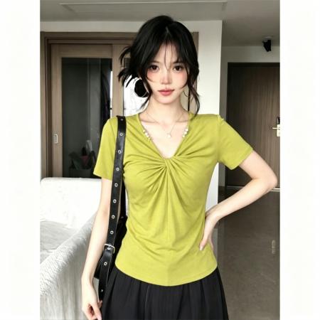 BY25258# 黑色V领扭结短袖t恤夏季设计感串珠百搭上衣  服裝批發女裝批發服飾貨源