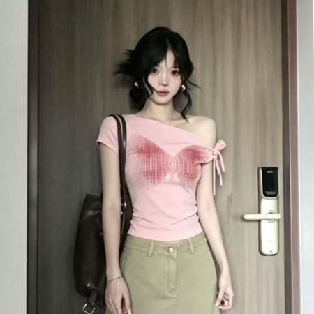 BY25295# 甜美少女风晕染蝴蝶印花斜肩短袖t恤女夏季修身绑带显瘦设计上衣  服裝批發女裝批發服飾貨源