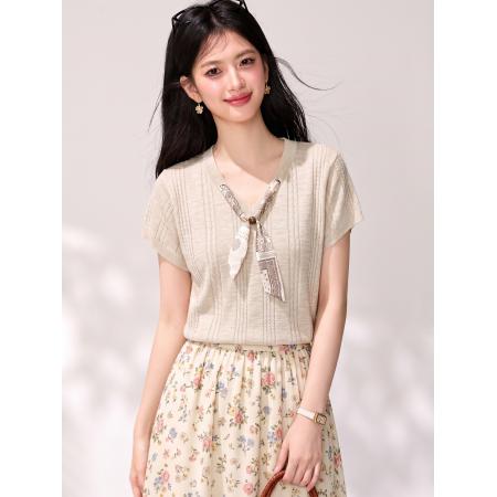 BY25390# 法式浪漫针织冰丝设计感丝巾V领短袖薄款微透宽松T恤女上衣  服裝批發女裝批發服飾貨源