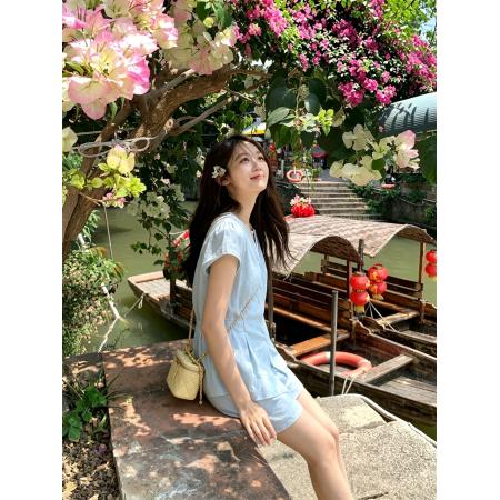 BY25461# 法式蕾丝拼接白色V领珍珠收腰衬衫上衣＋高腰短裤两件套装女约会  服裝批發女裝批發服飾貨源