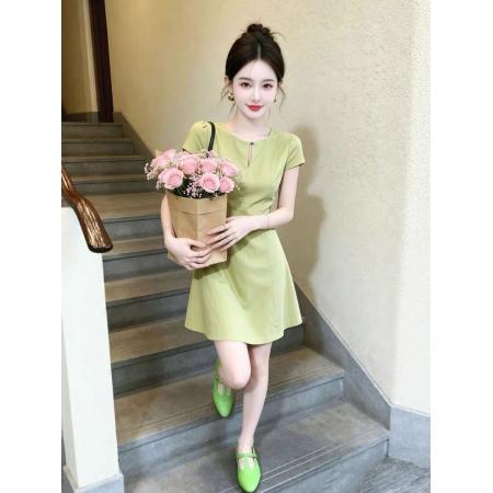 BY25798# 法式复古短款收腰连衣裙女夏季新款小个子A字裙绿色气质裙子 服裝批發女裝批發服飾貨源