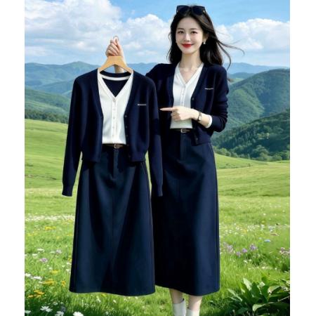 FA57100# 欧货字母刺绣撞色假两件V领长袖针织开衫女秋冬气质洋气外套上衣